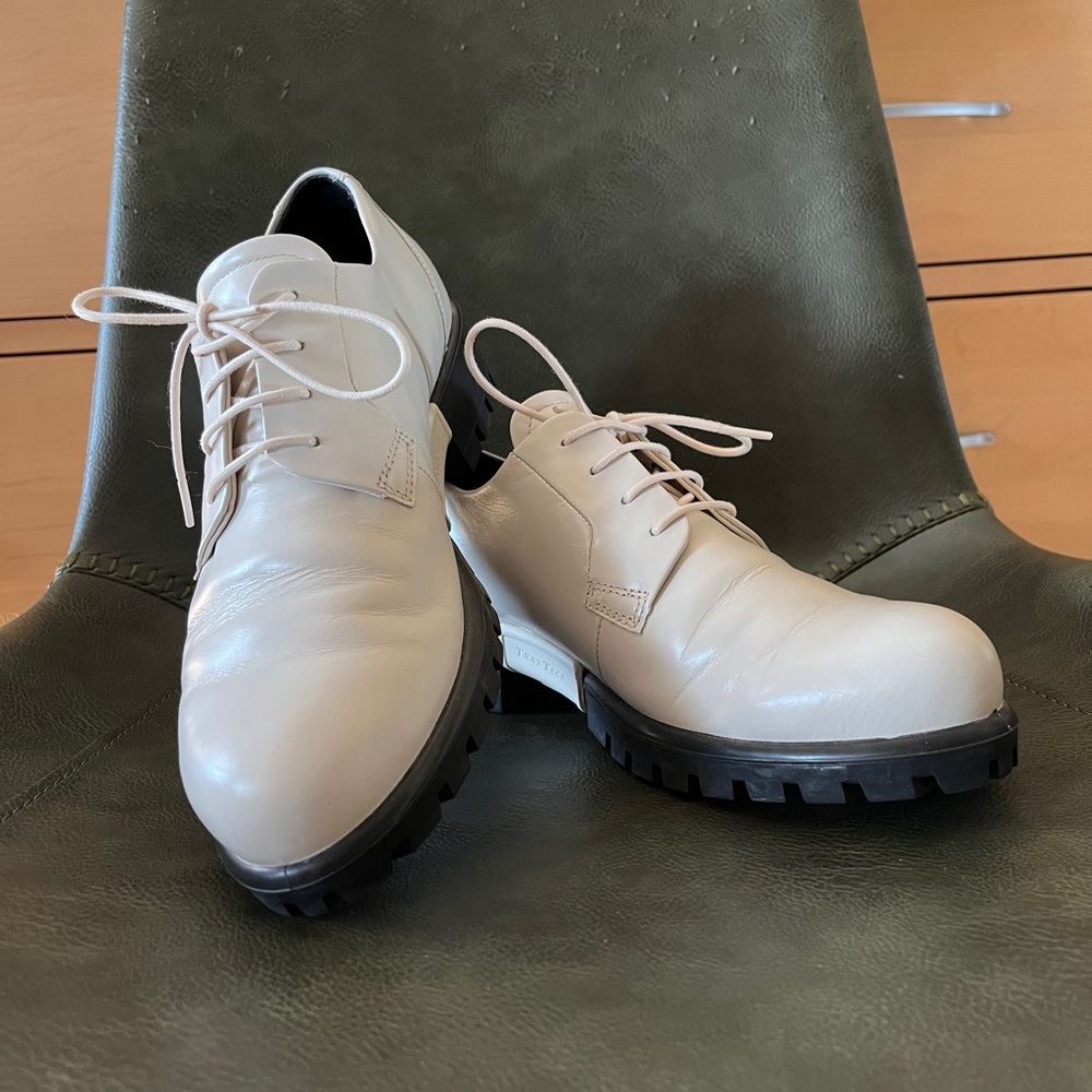 Ecco Oxford Shoes, Cream Colored, Leather, Size 40 Gem